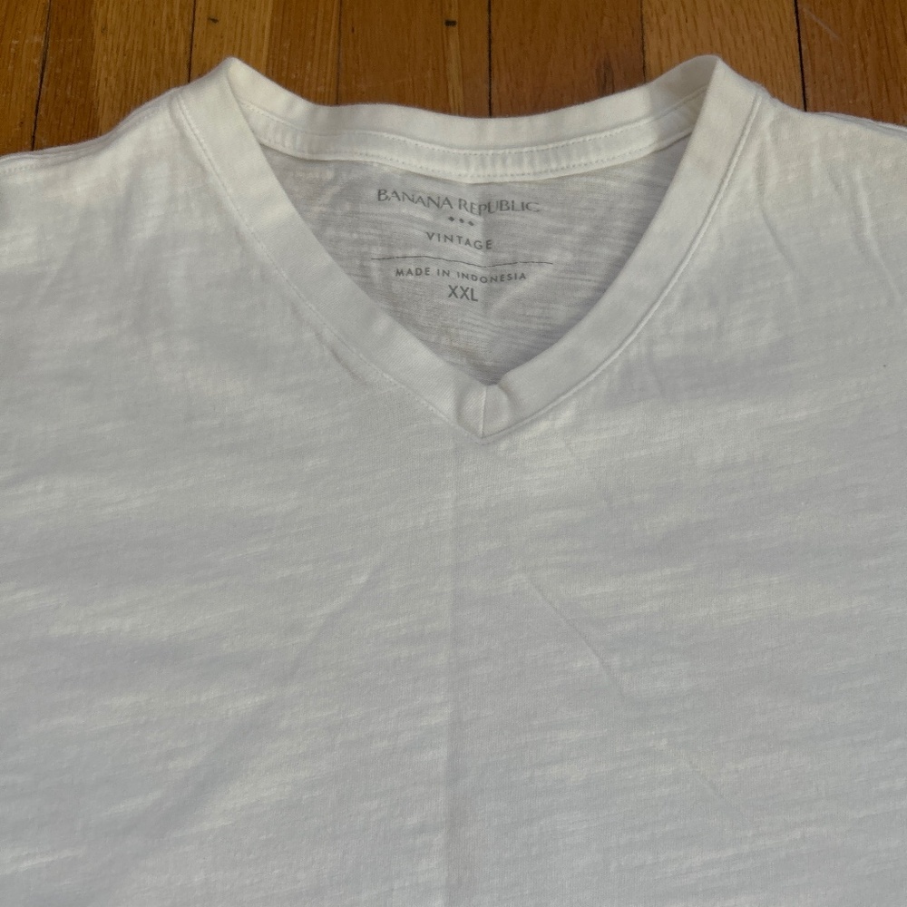 Banana Republic Mens white tshirt